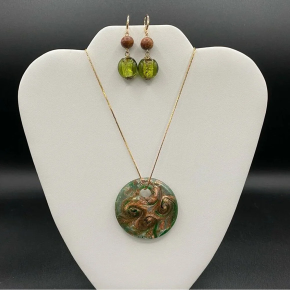 Stunning Venice Murano Green Glass Pendant  and Earring Set - Picture 1 of 15